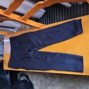 Zuda Cargo Pant Leggings Black size Medium Capri style.